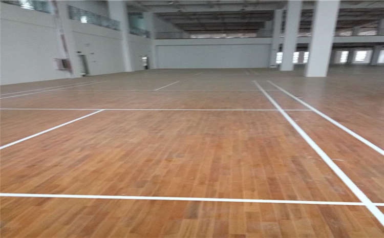 五角楓舞臺運(yùn)動木地板造價