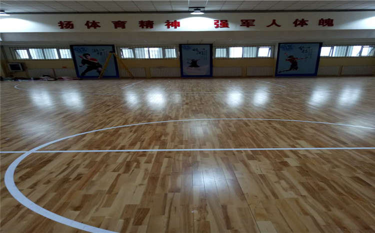 俄勒岡松籃球場(chǎng)地木地板怎么翻新？