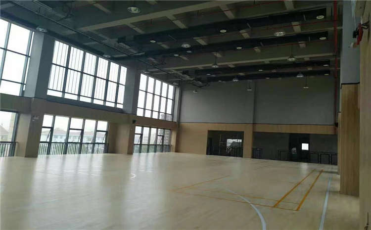 楓樺木排球館木地板一平米價格
